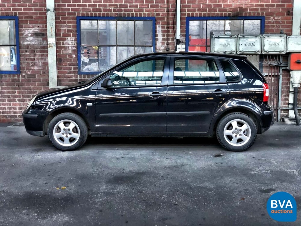 Volkswagen Polo 1.4 16V 75pk 2004, 73-ZKZ-5