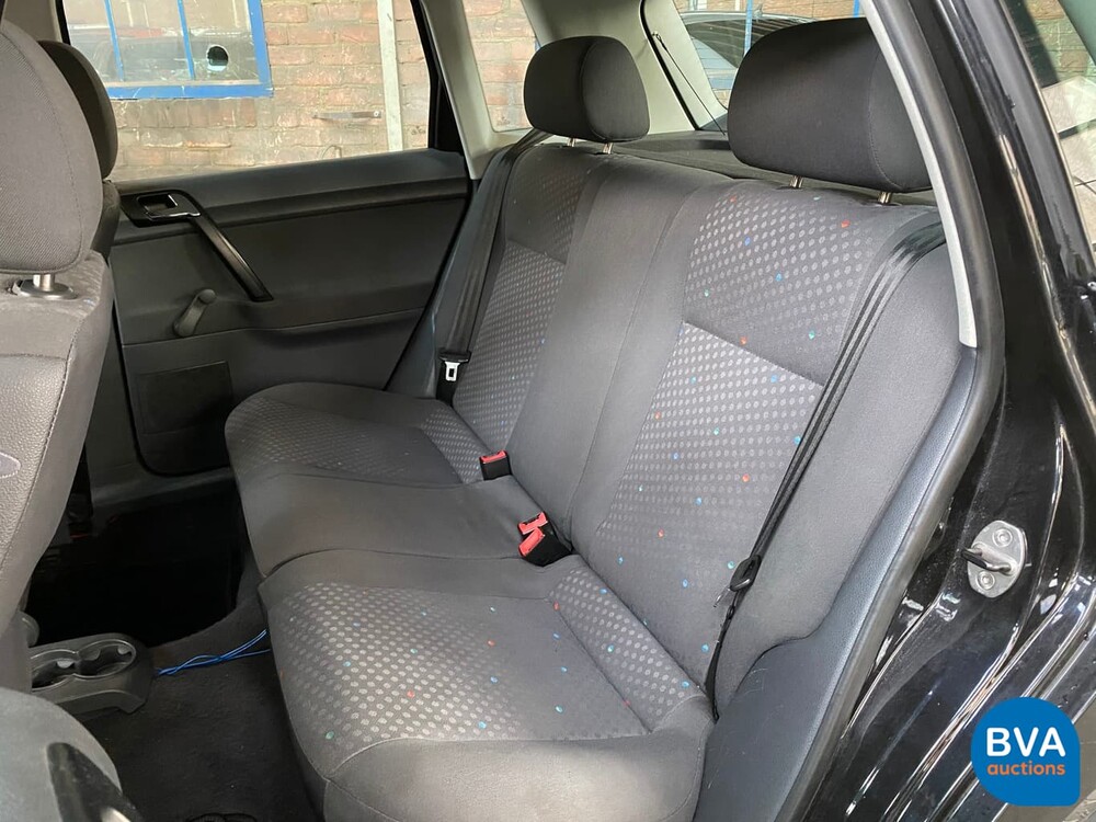 Volkswagen Polo 1.4 16V 75pk 2004, 73-ZKZ-5