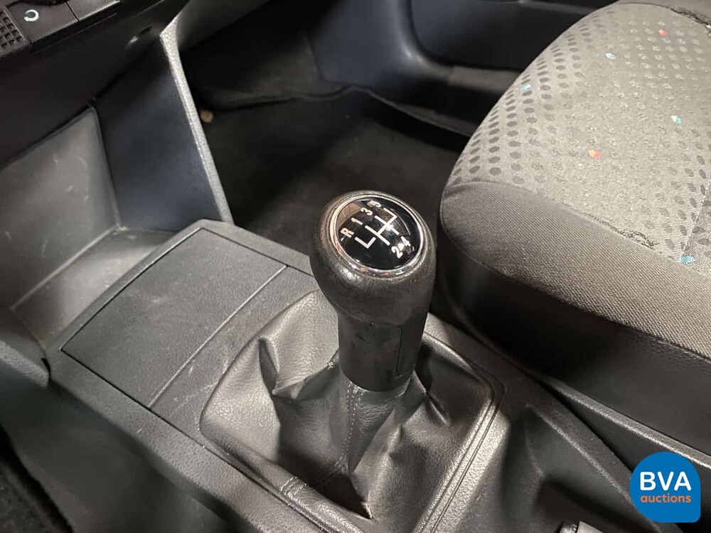 Volkswagen Polo 1.4 16V 75pk 2004, 73-ZKZ-5