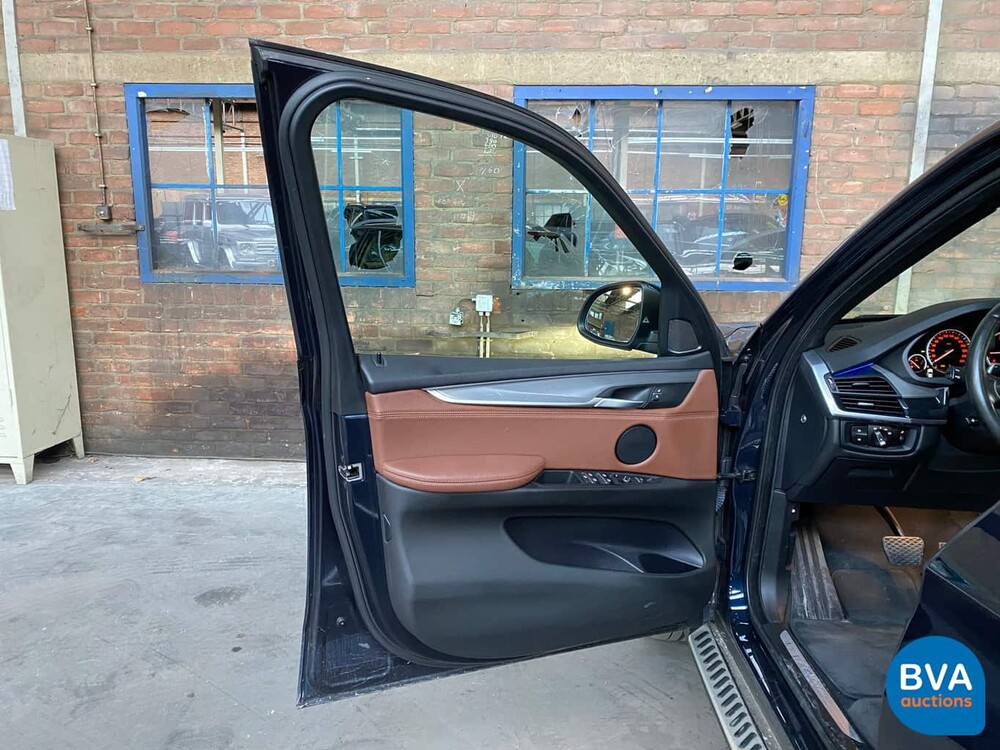 BMW X5 40e High Executive xDrive 2015 313pk M-SPORT -Org NL-, HR-063-H