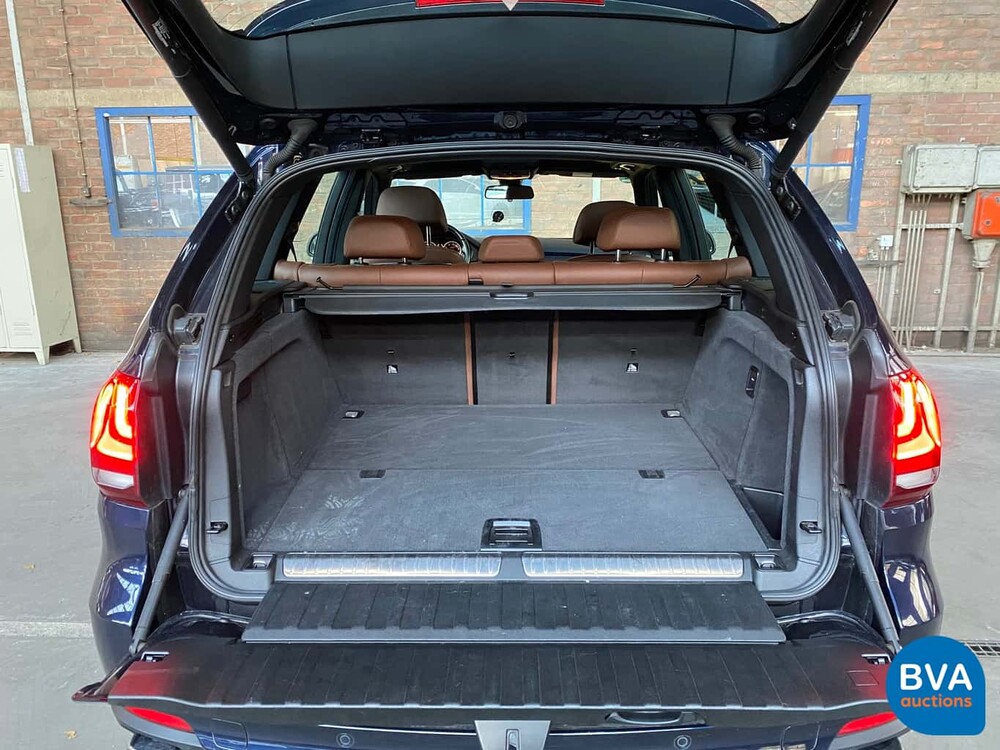 BMW X5 40e High Executive xDrive 2015 313pk M-SPORT -Org NL-, HR-063-H