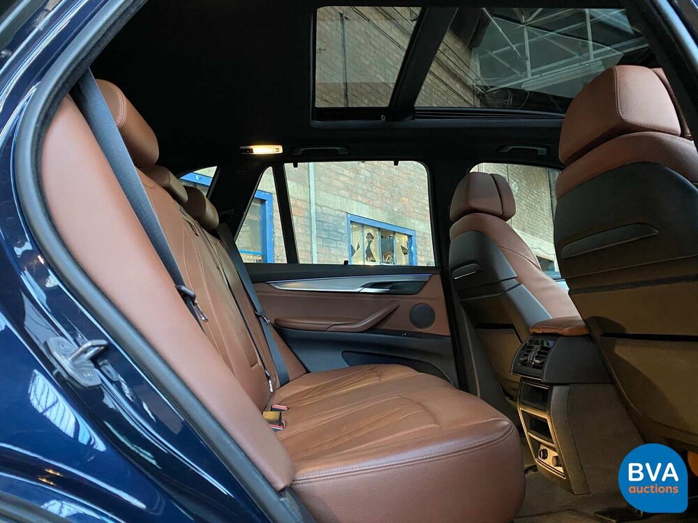 BMW X5 40e High Executive xDrive 2015 313pk M-SPORT -Org NL-, HR-063-H