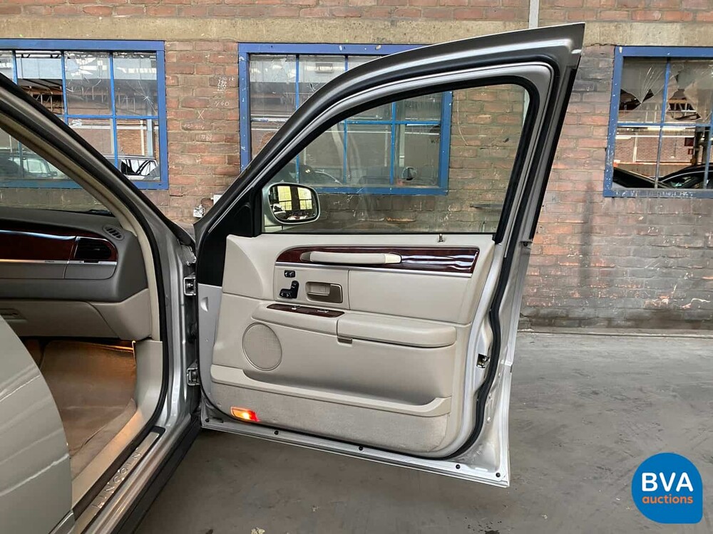 Lincoln Town Car Signature L 4.6 V8 Verlengd 2008, 06-ZP-HH