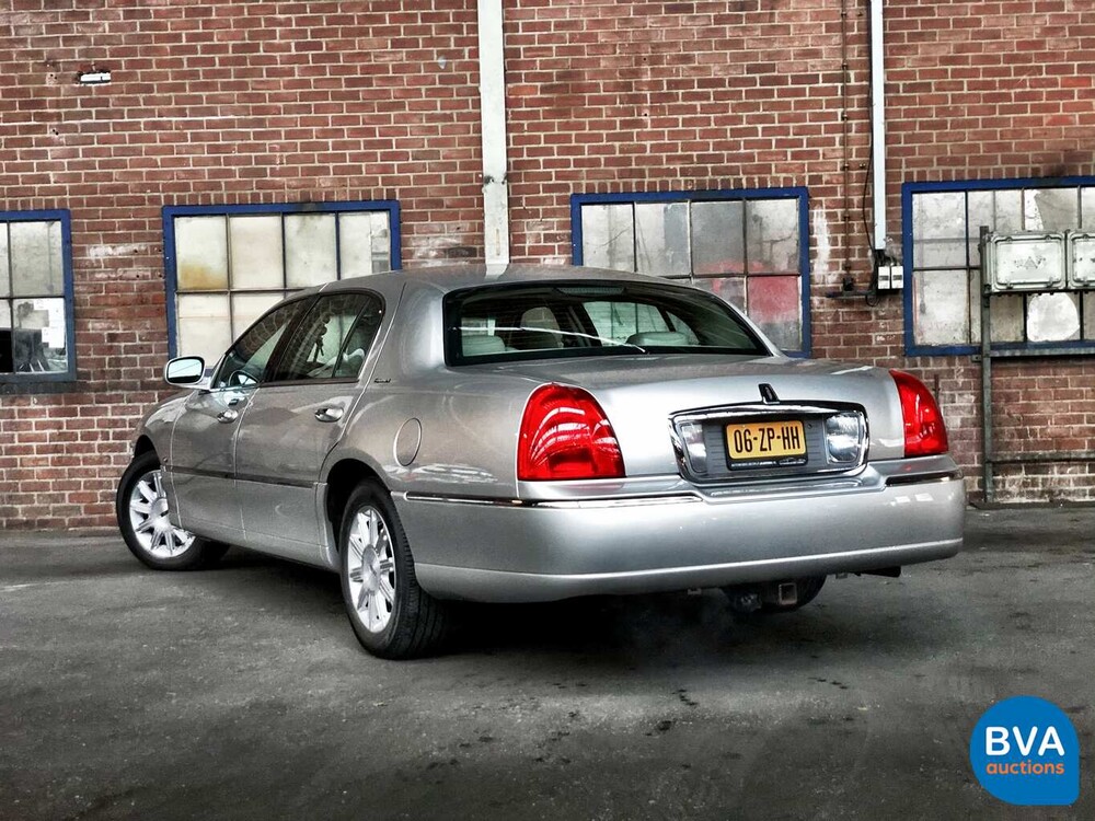 Lincoln Town Car Signature L 4.6 V8 Verlengd 2008, 06-ZP-HH