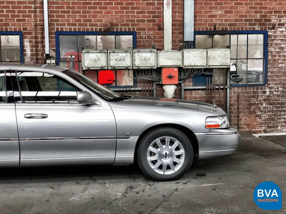 Lincoln Town Car Signature L 4.6 V8 Verlengd 2008, 06-ZP-HH