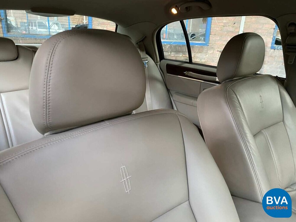 Lincoln Town Car Signature L 4.6 V8 Verlengd 2008, 06-ZP-HH