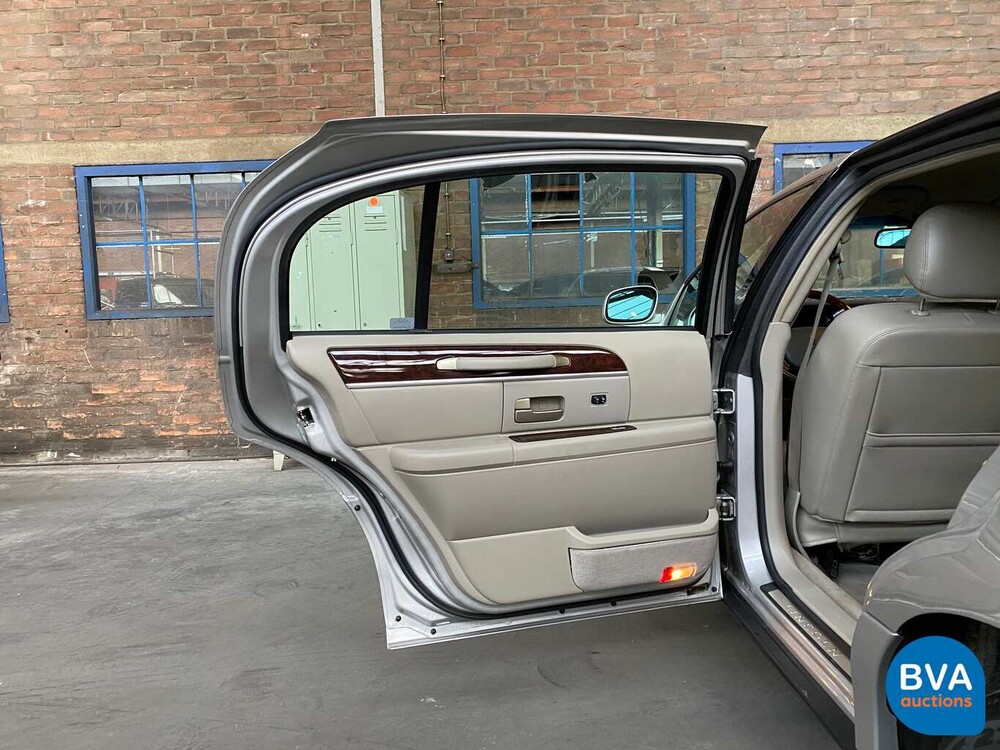 Lincoln Town Car Signature L 4.6 V8 Verlengd 2008, 06-ZP-HH