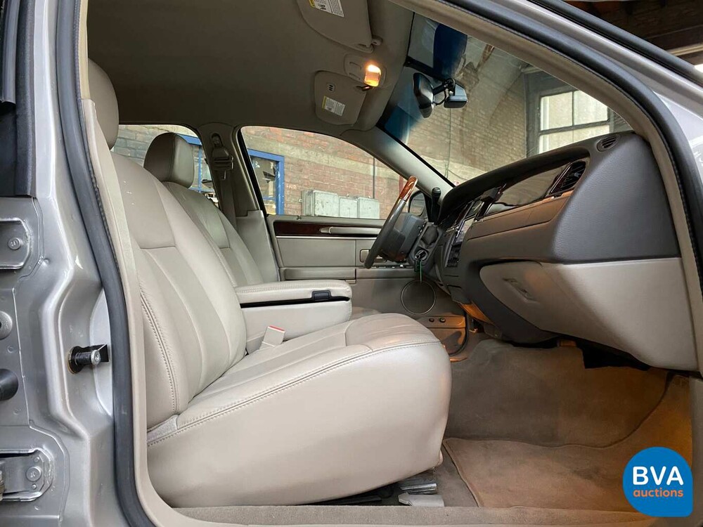 Lincoln Town Car Signature L 4.6 V8 Verlengd 2008, 06-ZP-HH