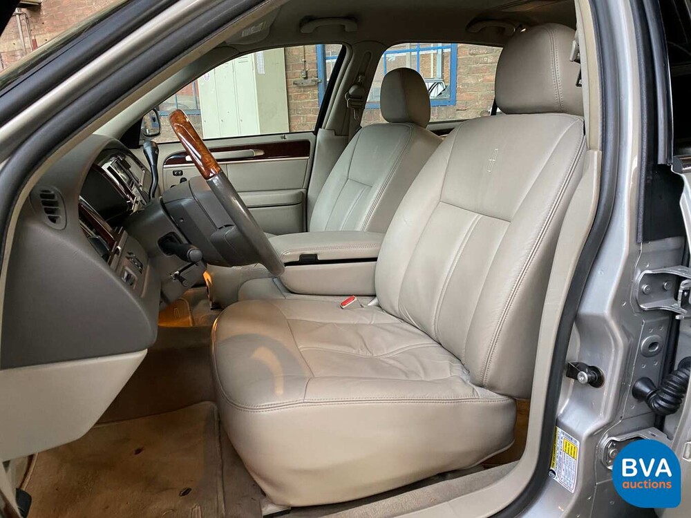 Lincoln Town Car Signature L 4.6 V8 Verlengd 2008, 06-ZP-HH