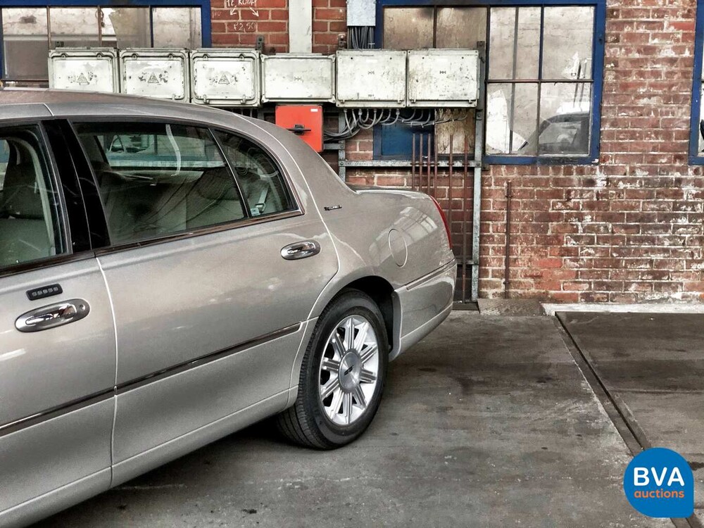 Lincoln Town Car Signature L 4.6 V8 Verlengd 2008, 06-ZP-HH