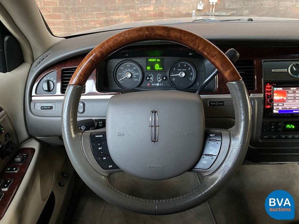 Lincoln Town Car Signature L 4.6 V8 Verlengd 2008, 06-ZP-HH