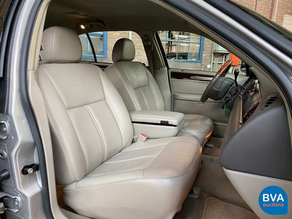 Lincoln Town Car Signature L 4.6 V8 Verlengd 2008, 06-ZP-HH