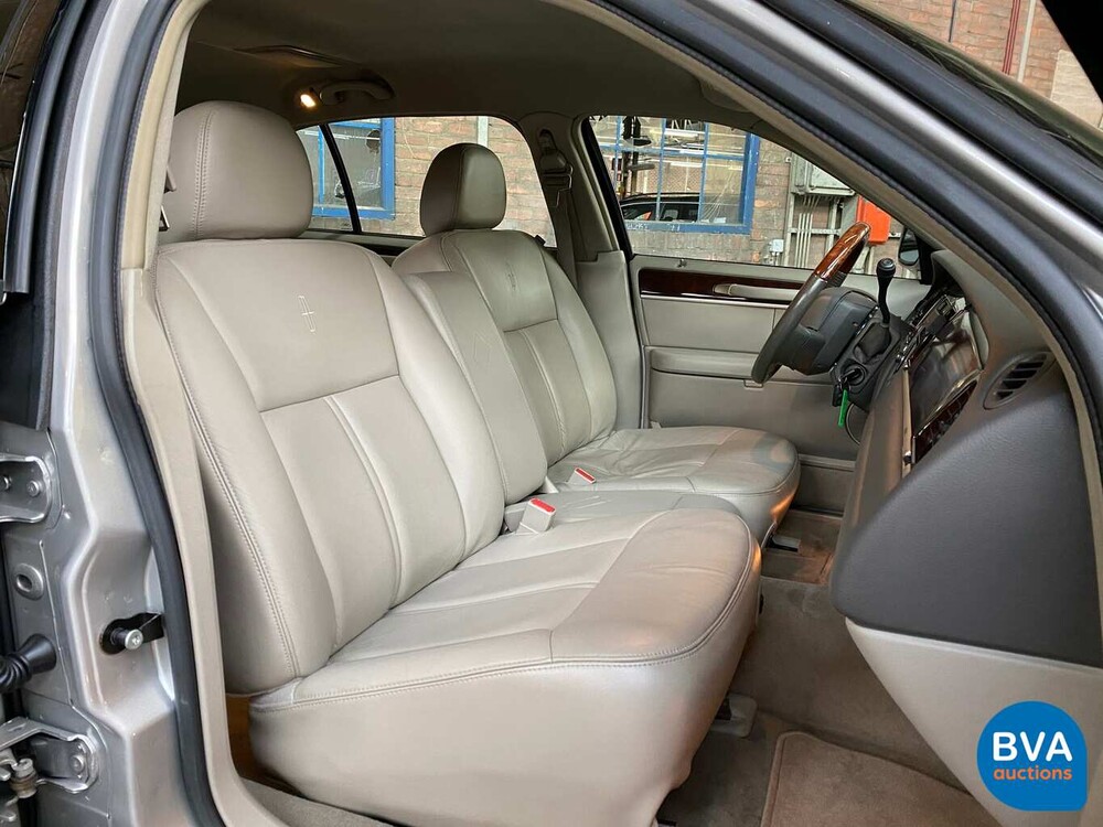 Lincoln Town Car Signature L 4.6 V8 Verlengd 2008, 06-ZP-HH