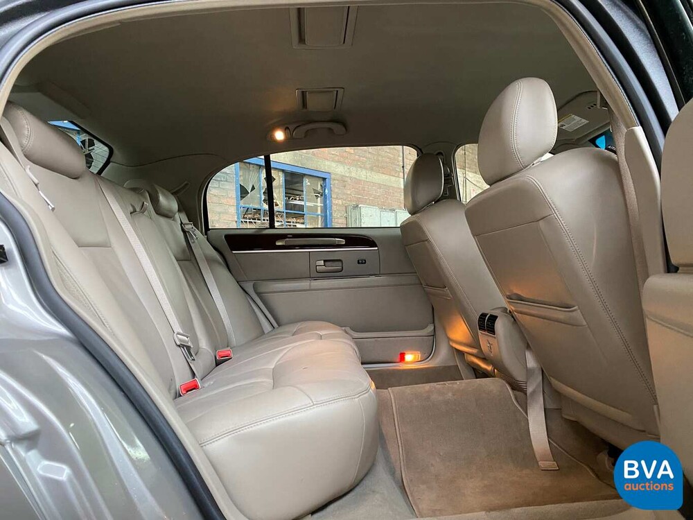 Lincoln Town Car Signature L 4.6 V8 Verlengd 2008, 06-ZP-HH