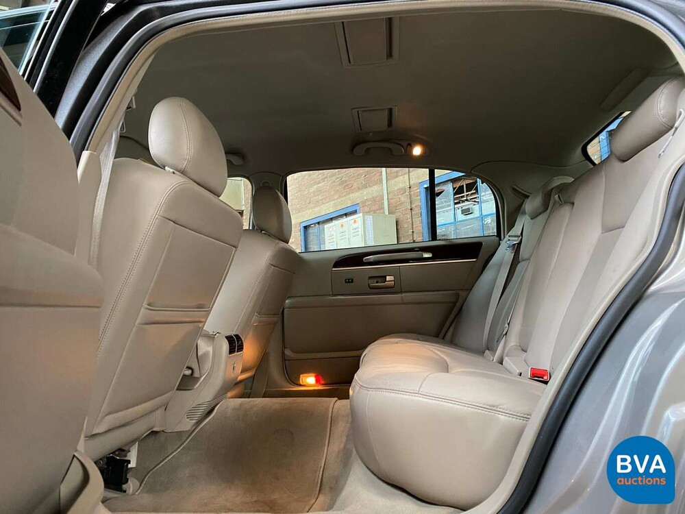 Lincoln Town Car Signature L 4.6 V8 Verlengd 2008, 06-ZP-HH