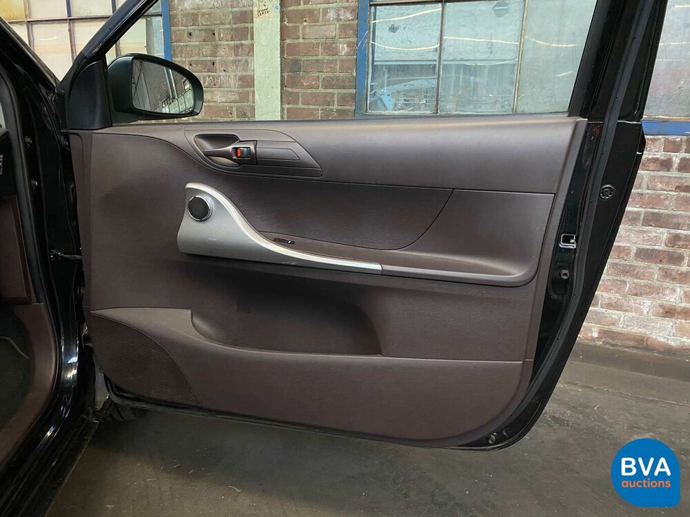 Toyota iQ 1.3 VVTi Automaat Dynamic 3+1 2010, GT-215-B