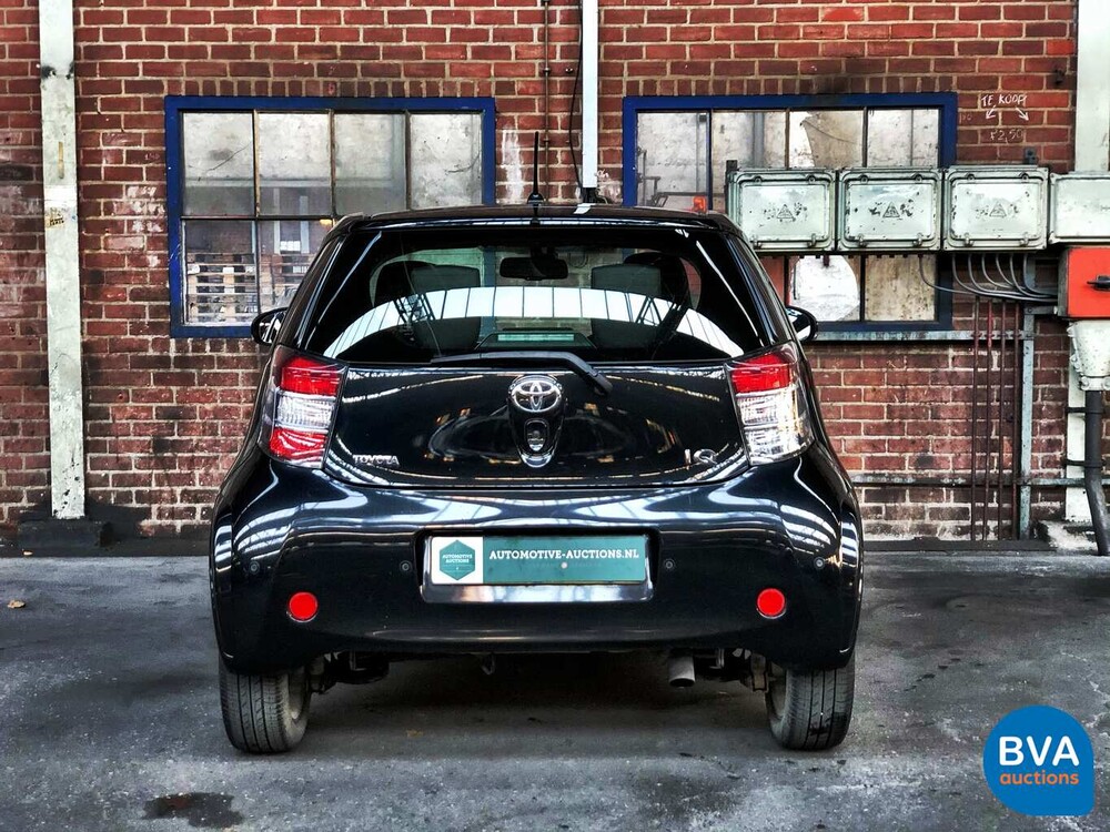 Toyota iQ 1.3 VVTi Automaat Dynamic 3+1 2010, GT-215-B