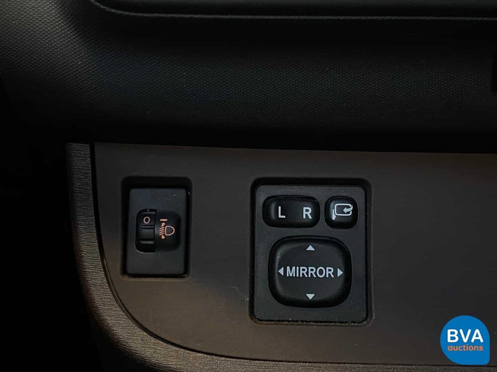 Toyota iQ 1.3 VVTi Automaat Dynamic 3+1 2010, GT-215-B