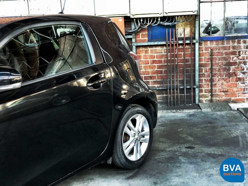 Toyota iQ 1.3 VVTi Automaat Dynamic 3+1 2010, GT-215-B