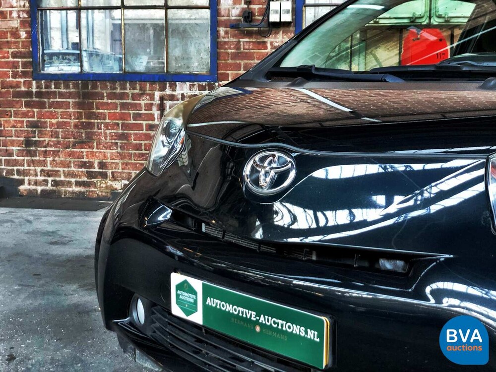 Toyota iQ 1.3 VVTi Automaat Dynamic 3+1 2010, GT-215-B