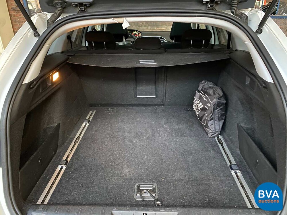 Peugeot 308 SW 1.6 BlueHDI Blue Lease Executive 120pk 2015 -Org NL-, HV-374-G