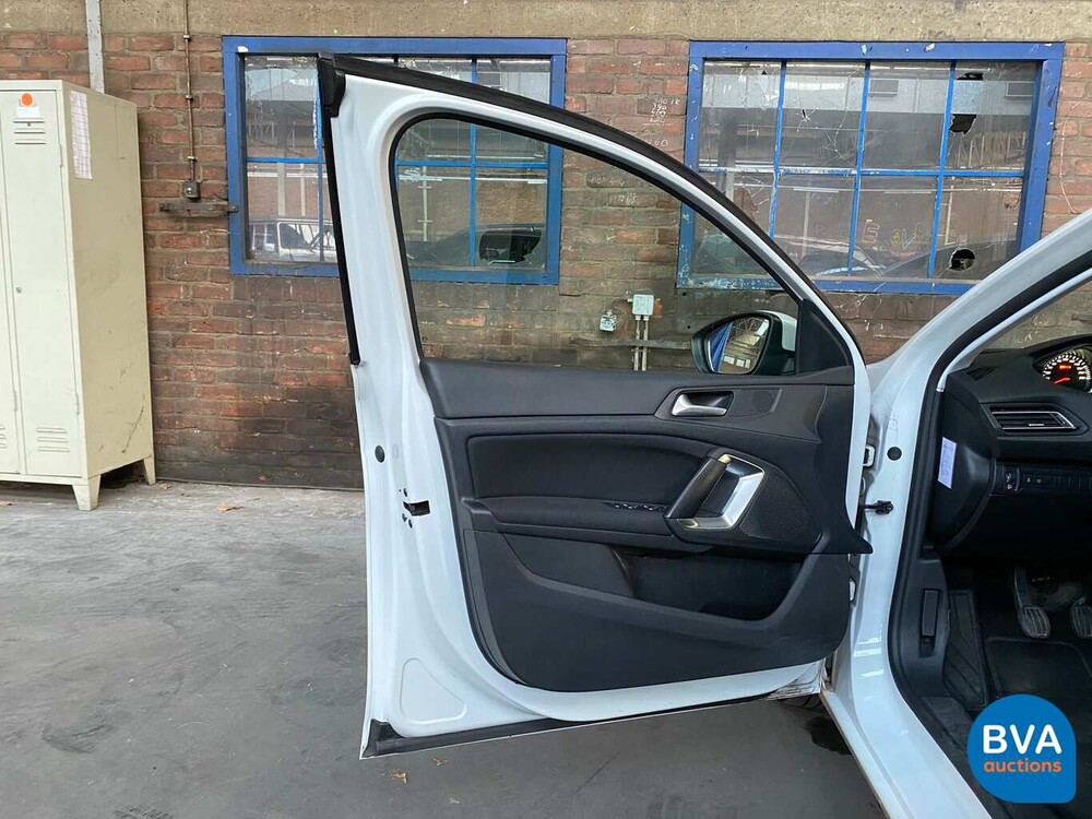 Peugeot 308 SW 1.6 BlueHDI Blue Lease Executive 120pk 2015 -Org NL-, HV-374-G