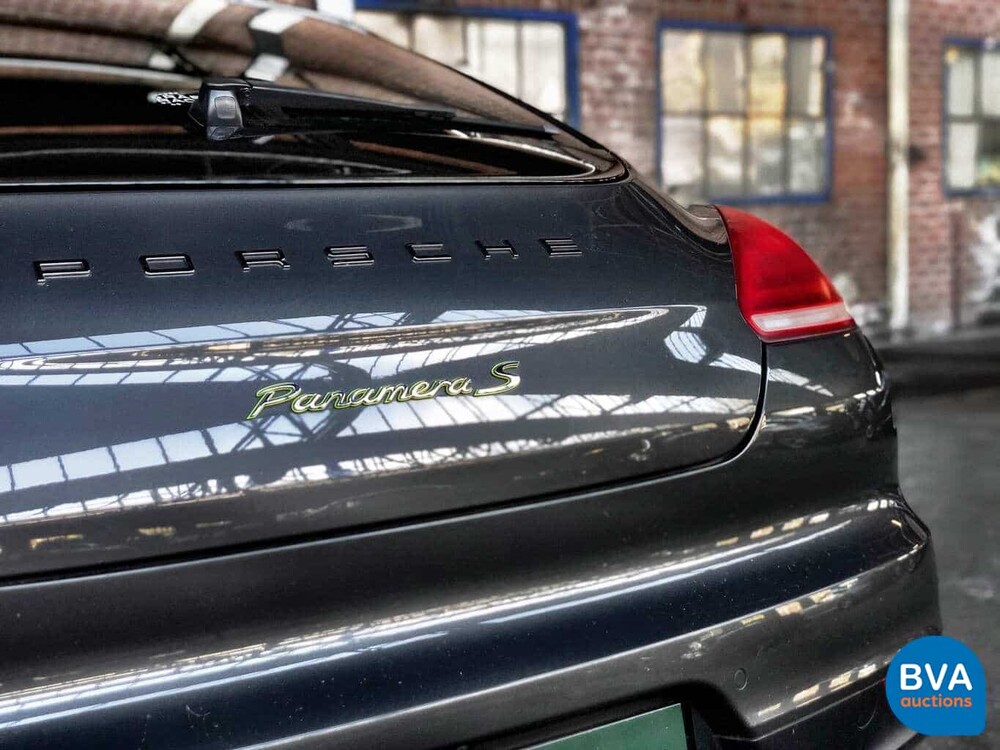 Porsche Panamera 3.0 S E-Hybrid 416 PS Sport-Chrono 2014 Hybrid.