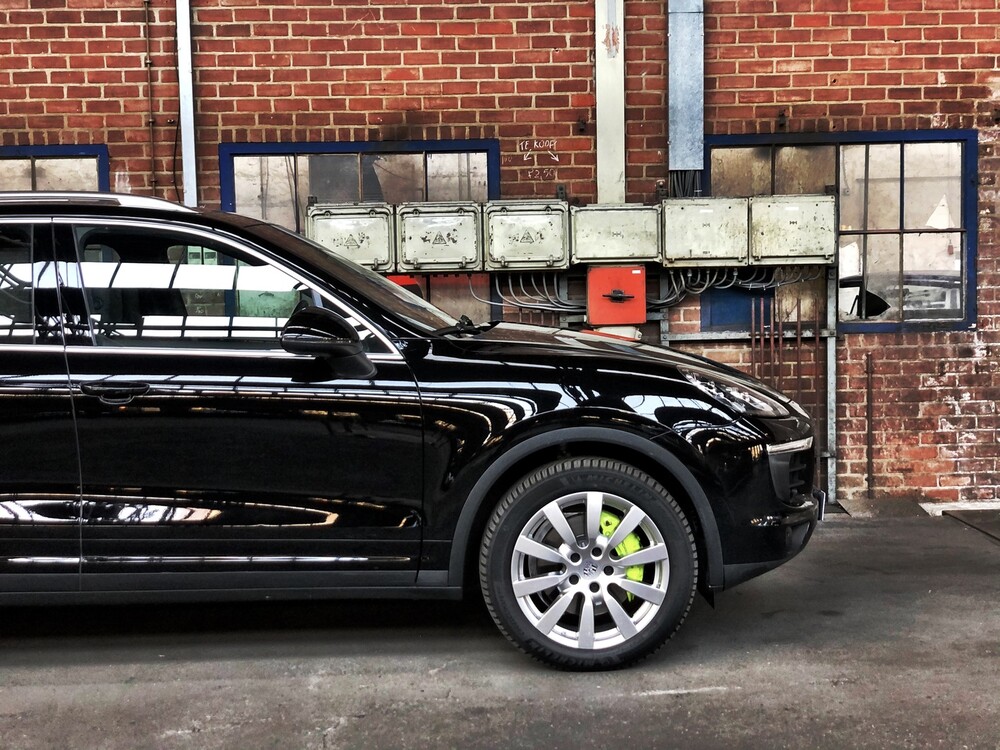 Porsche Cayenne 3.0 S E-Hybrid 416 PS 2015 -Original NL-, HK-999-Z.