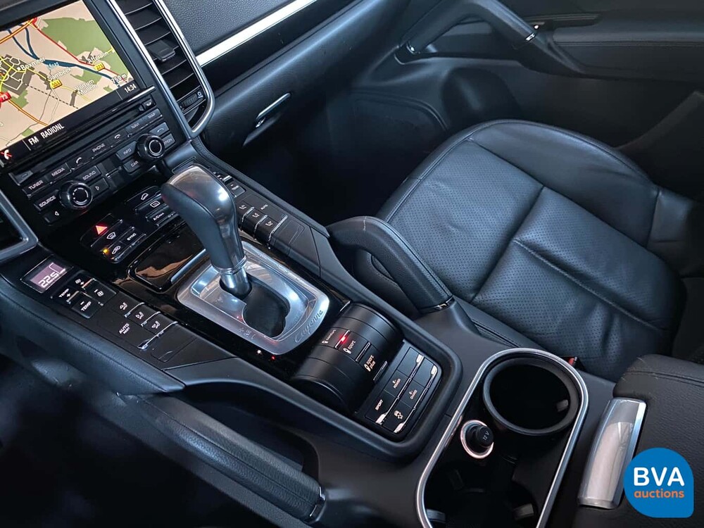 Porsche Cayenne 3.0 S E-Hybrid 416 PS 2015 -Original NL-, HK-999-Z.