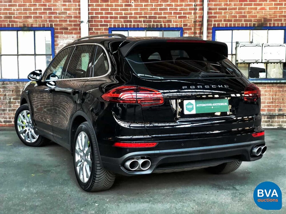 Porsche Cayenne 3.0 S E-Hybrid 416 PS 2015 -Original NL-, HK-999-Z.