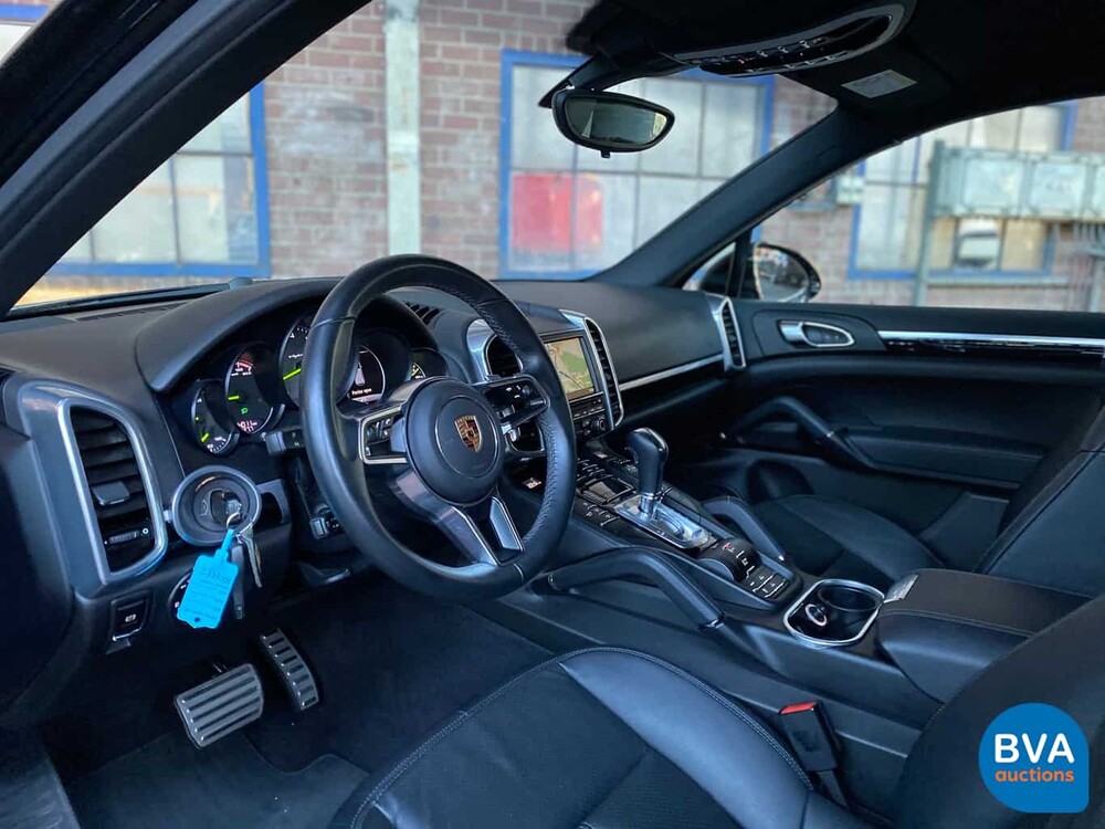 Porsche Cayenne 3.0 S E-Hybrid 416 PS 2015 -Original NL-, HK-999-Z.