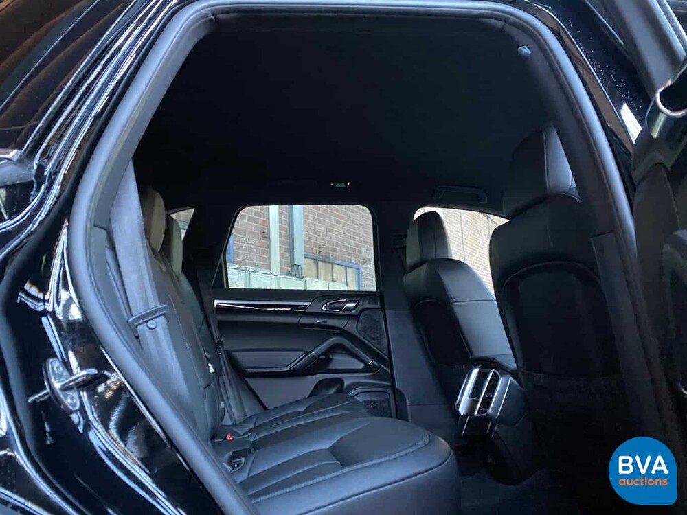 Porsche Cayenne 3.0 S E-Hybrid 416 PS 2015 -Original NL-, HK-999-Z.