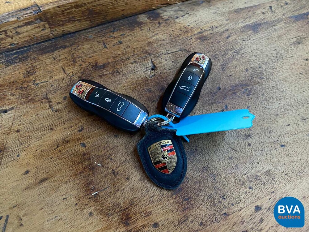 Porsche Cayenne 3.0 S E-Hybrid 416 PS 2015 -Original NL-, HK-999-Z.