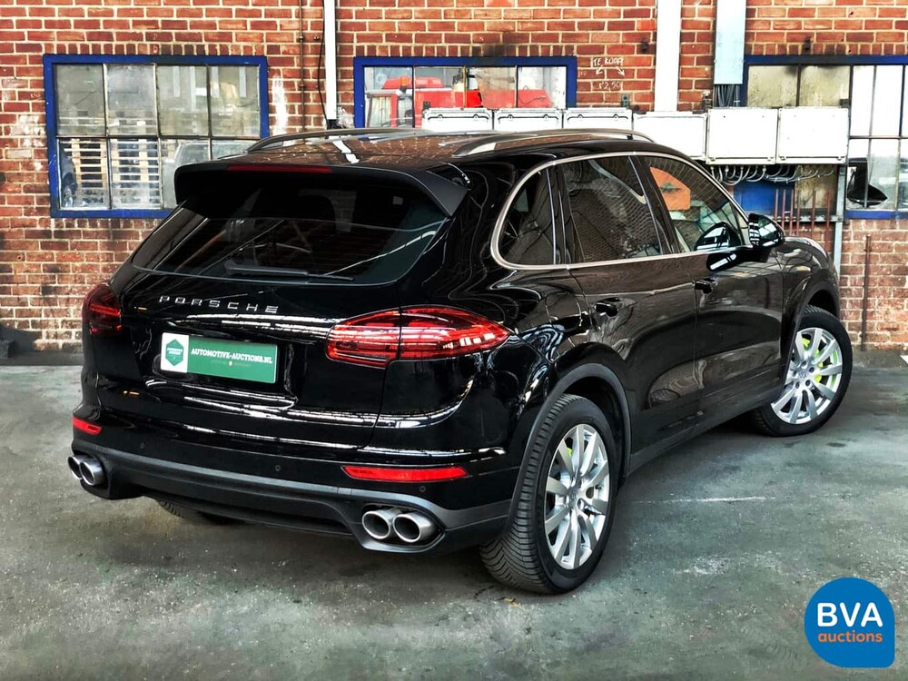 Porsche Cayenne 3.0 S E-Hybrid 416 PS 2015 -Original NL-, HK-999-Z.