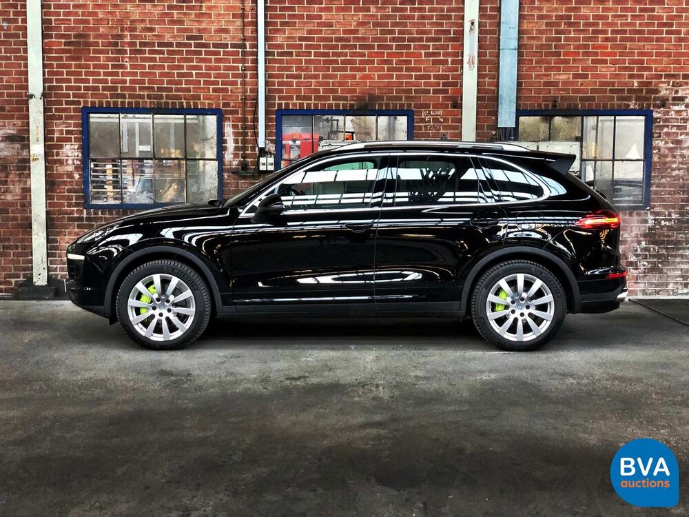 Porsche Cayenne 3.0 S E-Hybrid 416 PS 2015 -Original NL-, HK-999-Z.