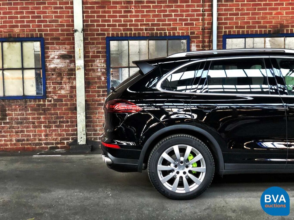 Porsche Cayenne 3.0 S E-Hybrid 416 PS 2015 -Original NL-, HK-999-Z.