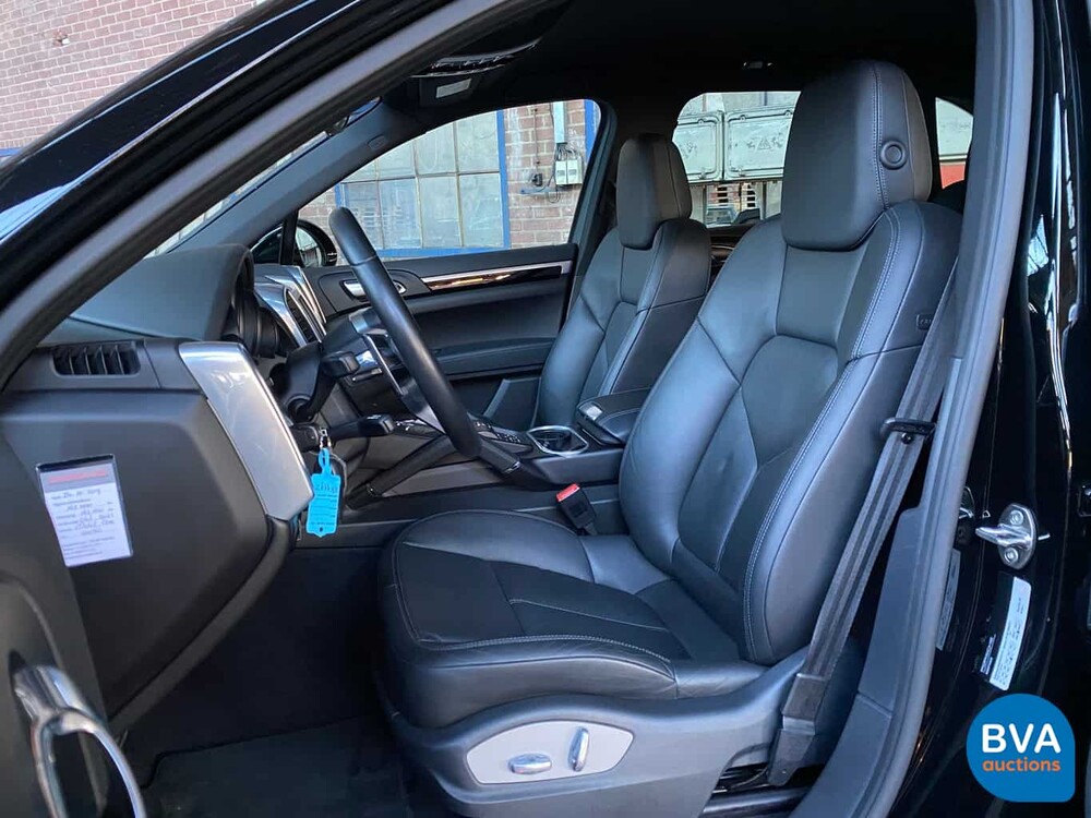 Porsche Cayenne 3.0 S E-Hybrid 416 PS 2015 -Original NL-, HK-999-Z.