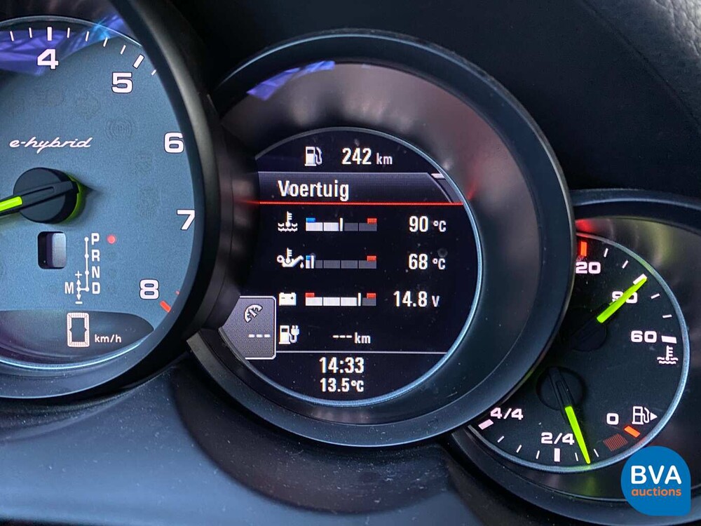 Porsche Cayenne 3.0 S E-Hybrid 416 PS 2015 -Original NL-, HK-999-Z.