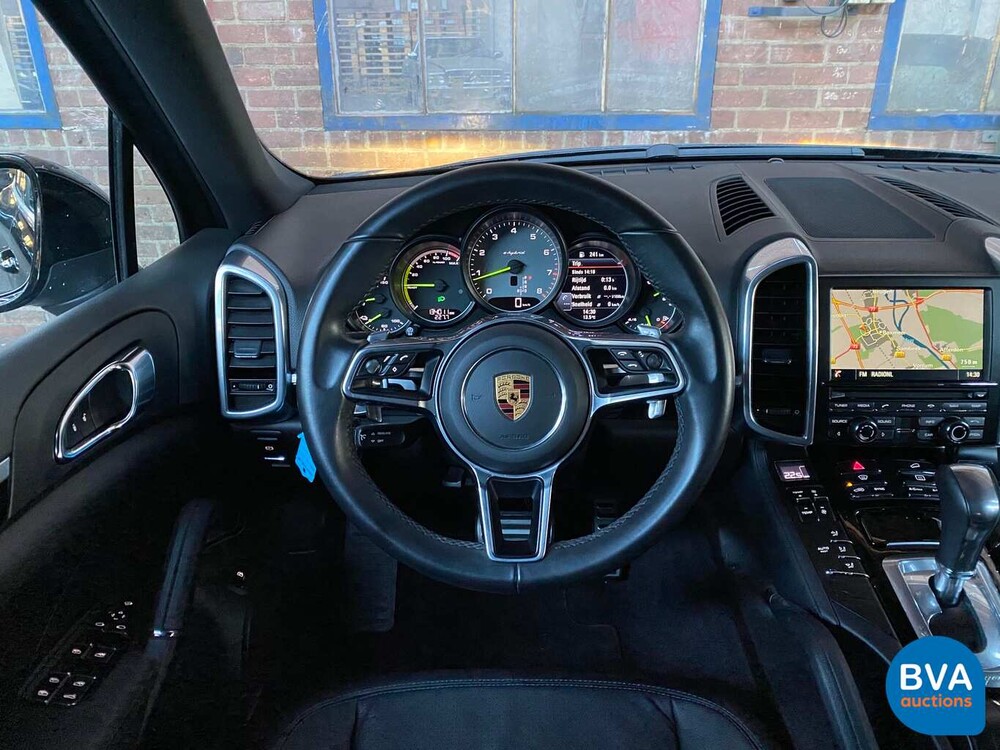 Porsche Cayenne 3.0 S E-Hybrid 416 PS 2015 -Original NL-, HK-999-Z.