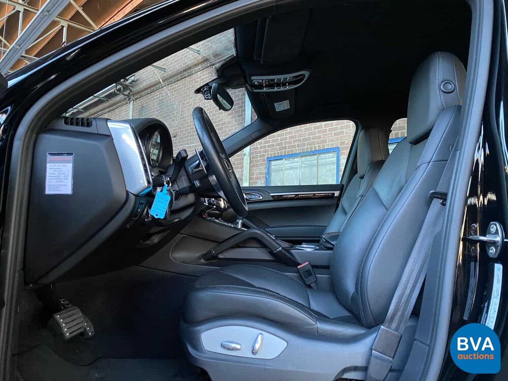 Porsche Cayenne 3.0 S E-Hybrid 416 PS 2015 -Original NL-, HK-999-Z.
