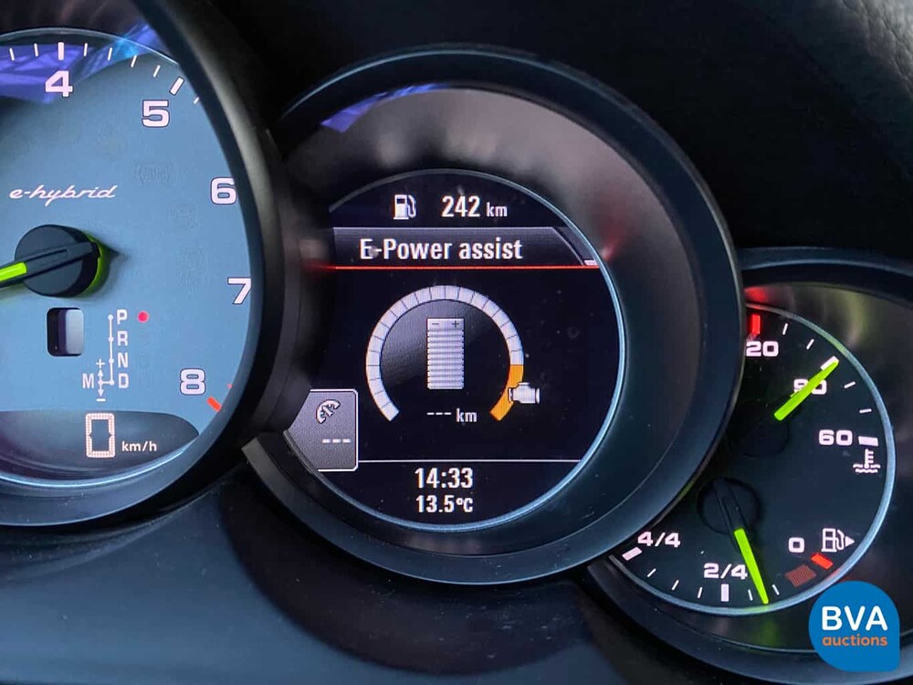 Porsche Cayenne 3.0 S E-Hybrid 416 PS 2015 -Original NL-, HK-999-Z.