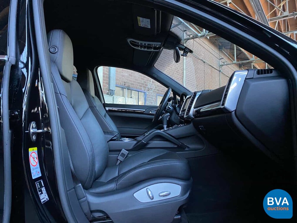 Porsche Cayenne 3.0 S E-Hybrid 416 PS 2015 -Original NL-, HK-999-Z.