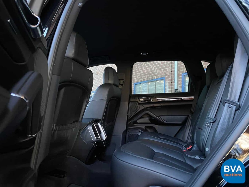 Porsche Cayenne 3.0 S E-Hybrid 416 PS 2015 -Original NL-, HK-999-Z.
