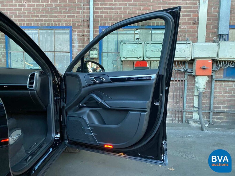 Porsche Cayenne 3.0 S E-Hybrid 416 PS 2015 -Original NL-, HK-999-Z.