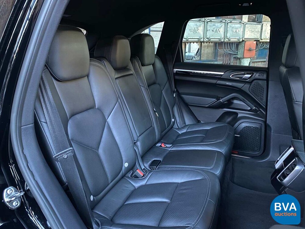 Porsche Cayenne 3.0 S E-Hybrid 416 PS 2015 -Original NL-, HK-999-Z.