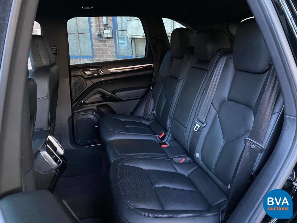 Porsche Cayenne 3.0 S E-Hybrid 416 PS 2015 -Original NL-, HK-999-Z.