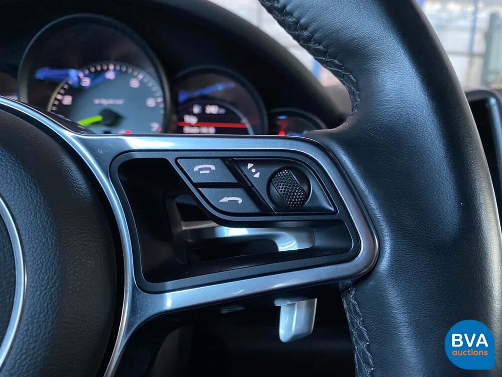 Porsche Cayenne 3.0 S E-Hybrid 416 PS 2015 -Original NL-, HK-999-Z.
