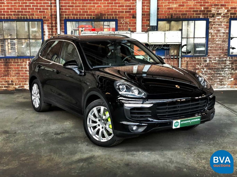 Porsche Cayenne 3.0 S E-Hybrid 416 PS 2015 -Original NL-, HK-999-Z.