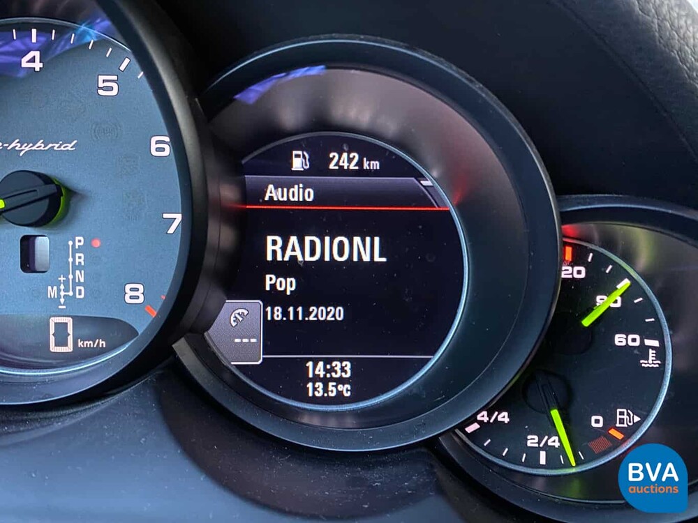 Porsche Cayenne 3.0 S E-Hybrid 416 PS 2015 -Original NL-, HK-999-Z.