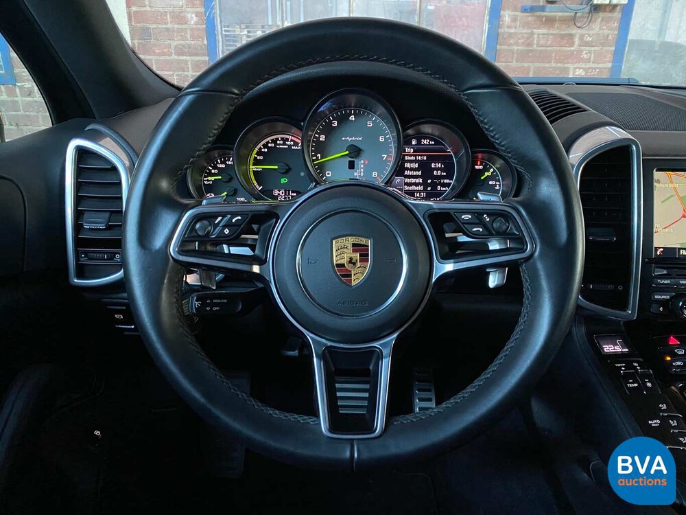 Porsche Cayenne 3.0 S E-Hybrid 416 PS 2015 -Original NL-, HK-999-Z.